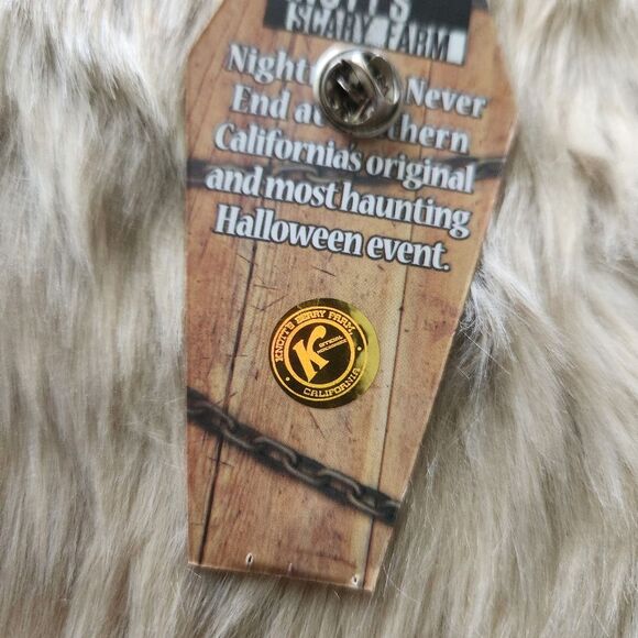 Knott's Scary Farm Coffin Enamel Pin Official Merchandise Brand New in Packaging - Picture 5 of 7